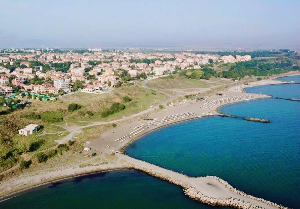 Lovely Studio Apartment On The Beach Burgas City Eksteriør billede