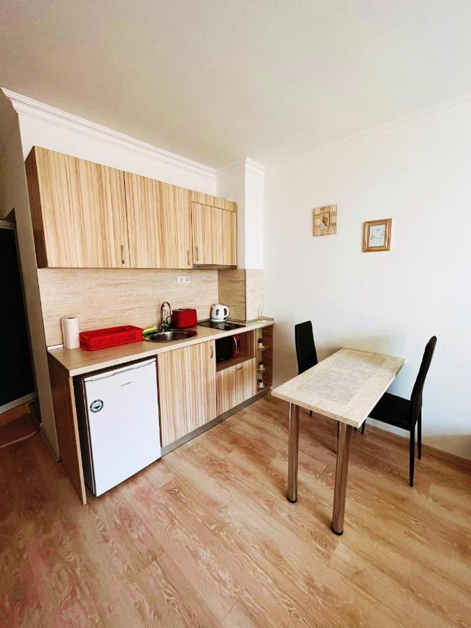 Lovely Studio Apartment On The Beach Burgas City Eksteriør billede